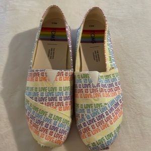 Toms